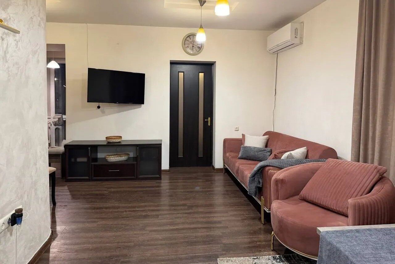2-room apartment, Halabyan St, 16