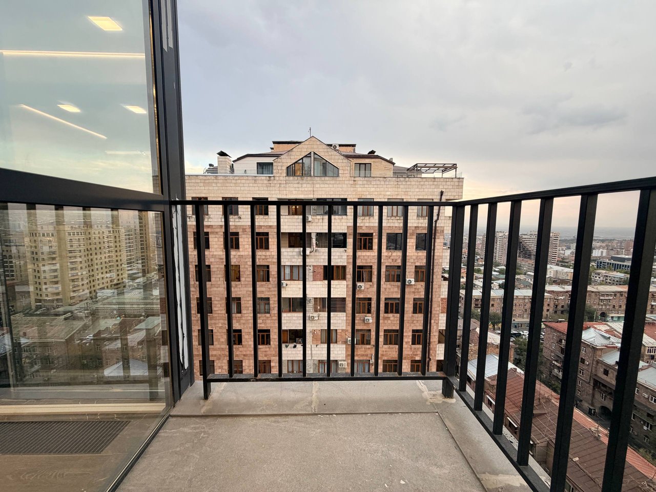 2-room apartment, Komitasi Ave, 2