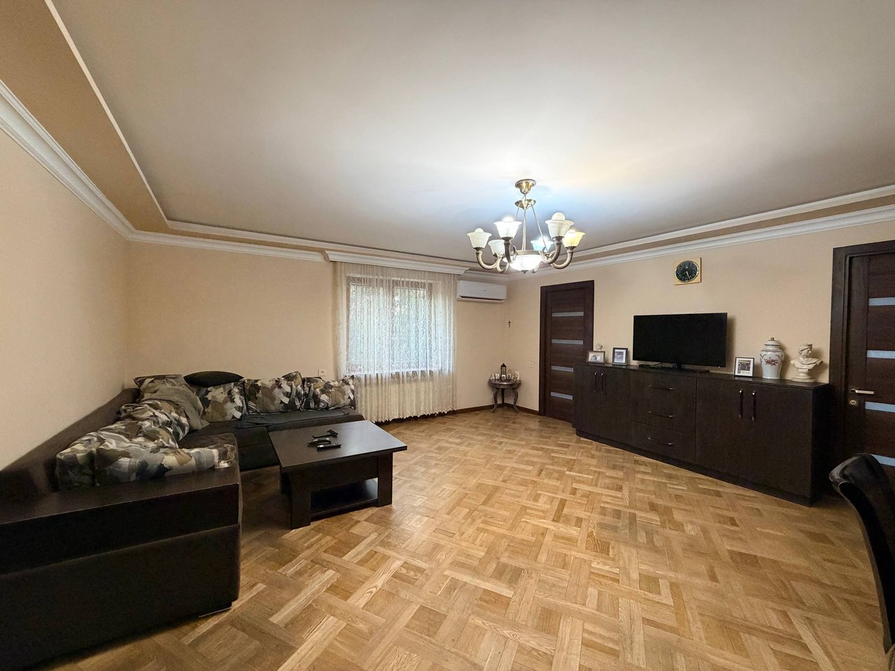 4 սենյականոց բնակարան, Արամ Խաչատրյան փ., 5