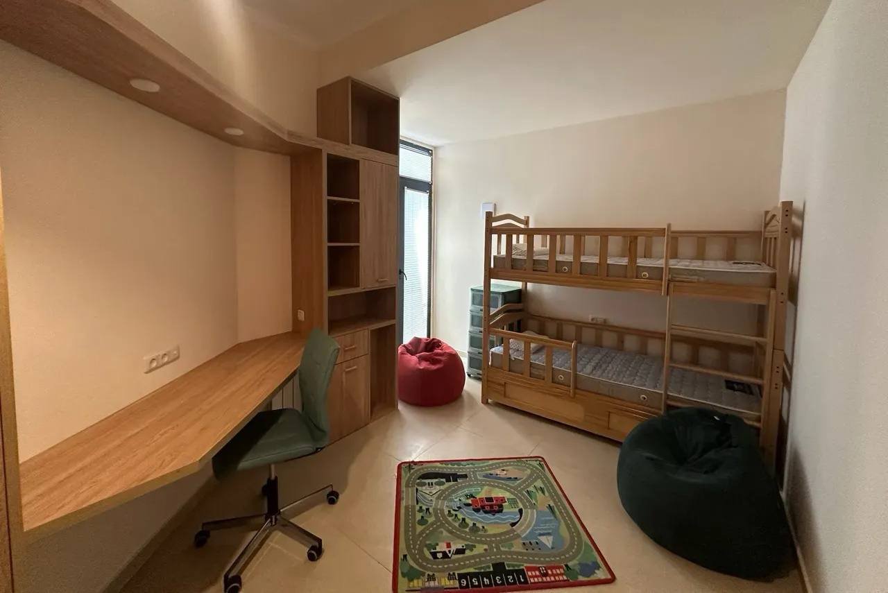 3-room apartment, Slavik Chiloyan St, 6