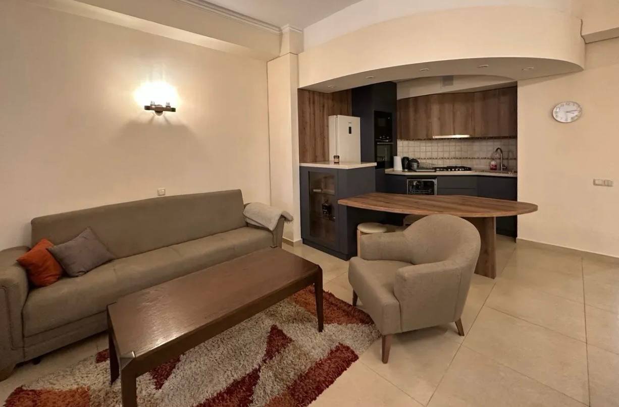 3-room apartment, Slavik Chiloyan St, 8