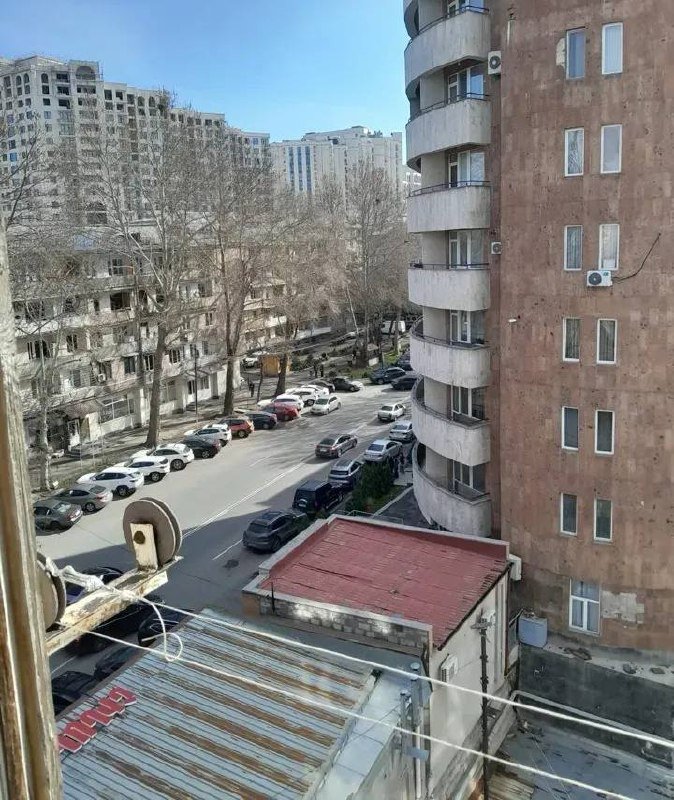 3 սենյականոց բնակարան, Մամիկոնյանց փ., 13