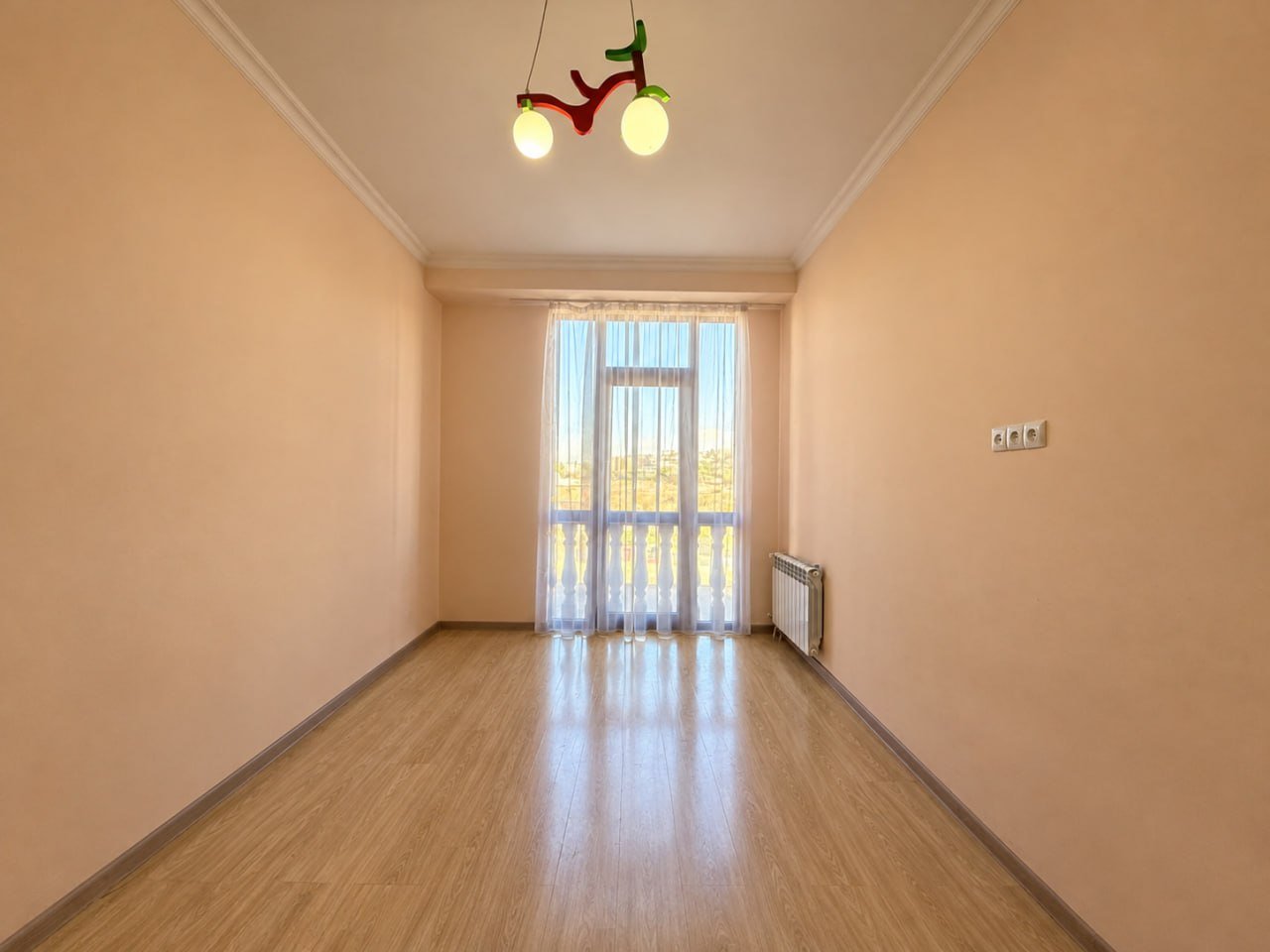 3-комн. квартира, ул. Адонца, 4