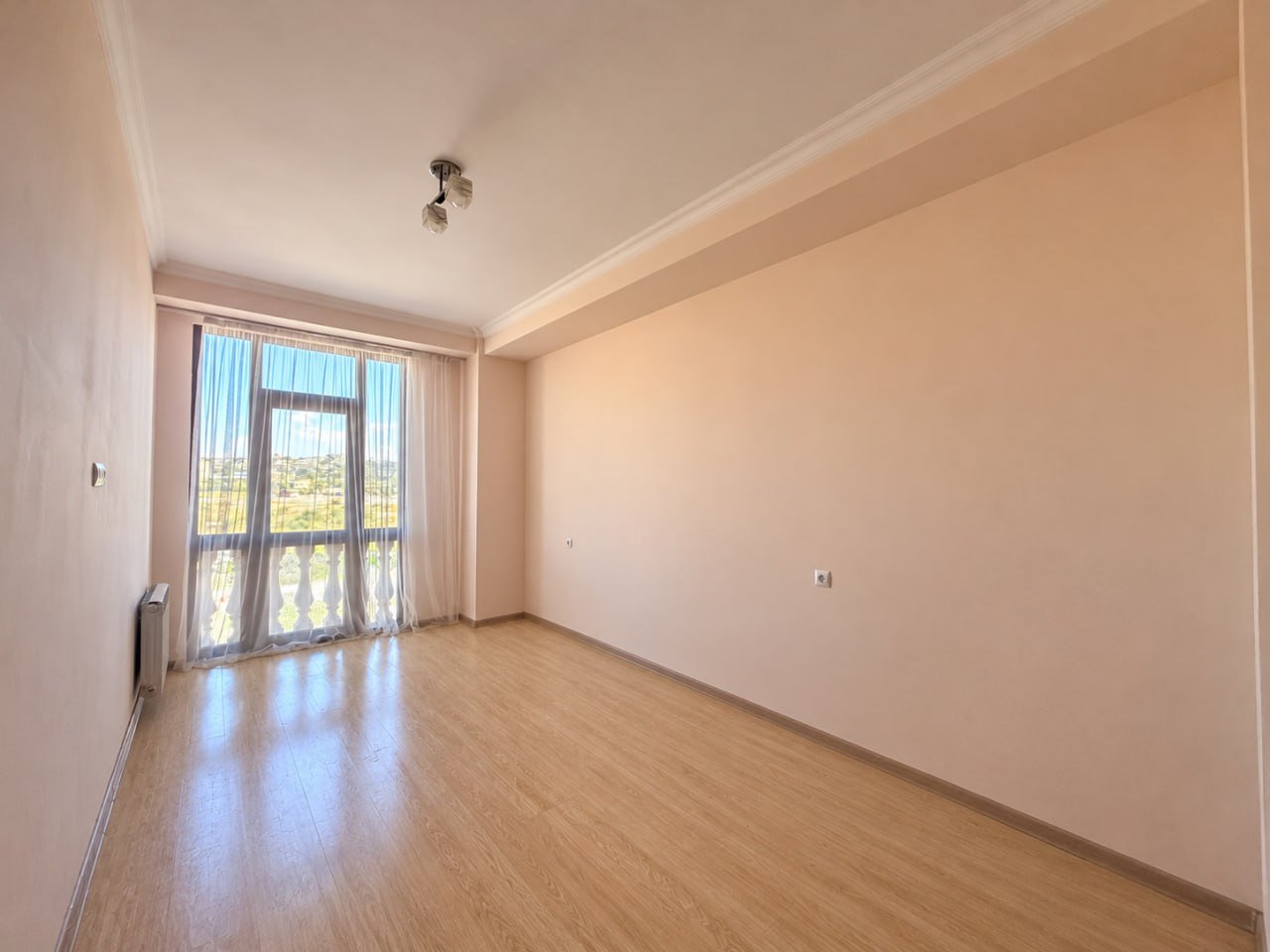 3-комн. квартира, ул. Адонца, 5