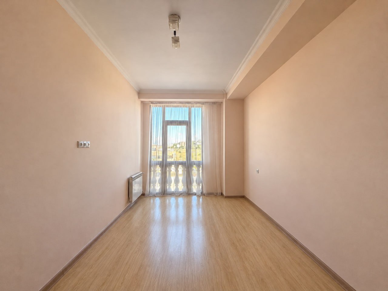 3-комн. квартира, ул. Адонца, 6