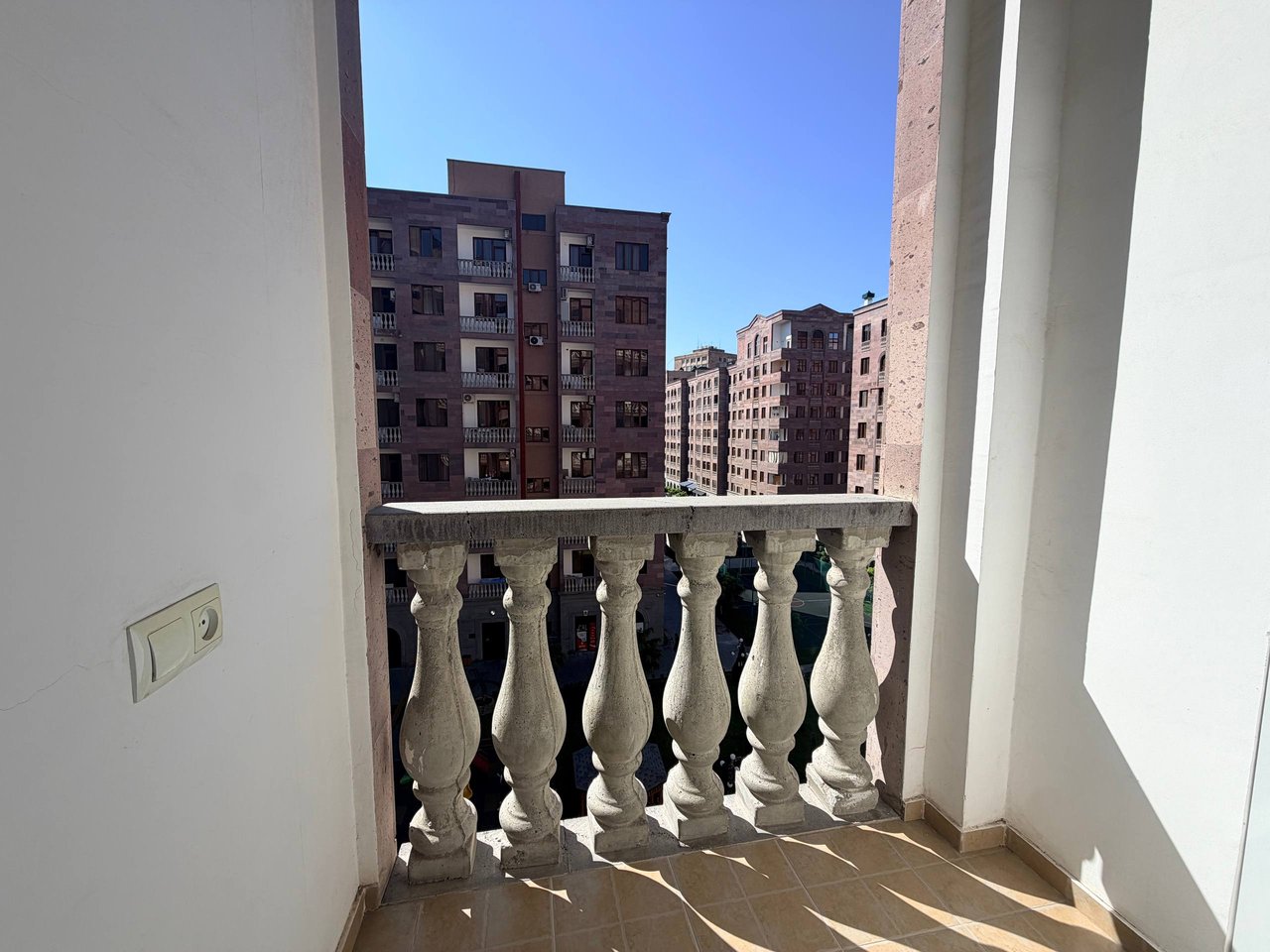 3-комн. квартира, ул. Адонца, 14