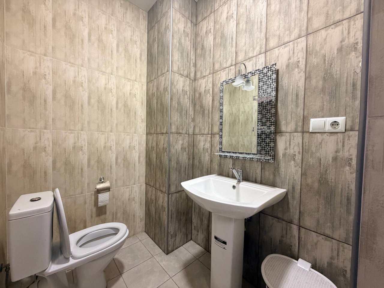 3-комн. квартира, ул. Адонца, 17