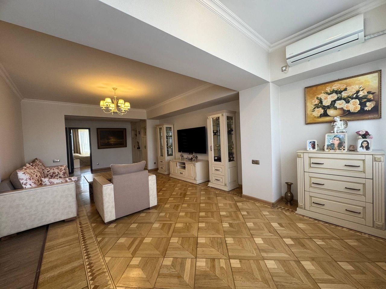 3-комн. квартира, ул. Братьев Орбели, 3