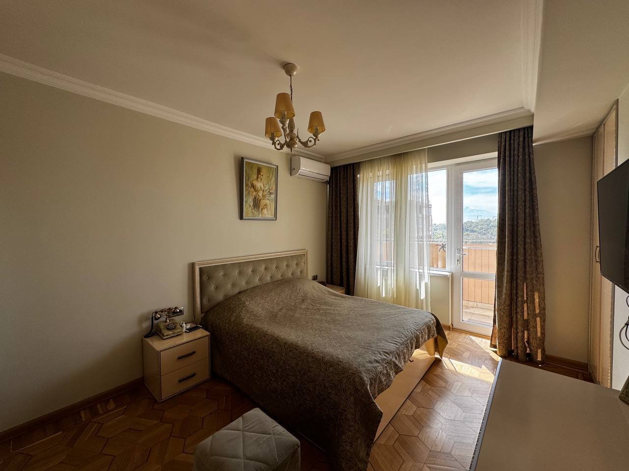 3-комн. квартира, ул. Братьев Орбели, 10