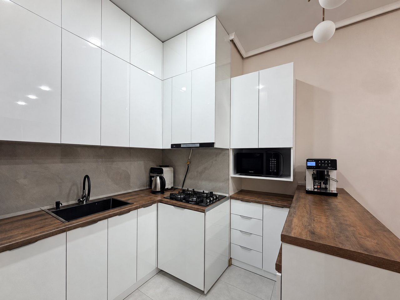2-room apartment, Adontsi St, 5