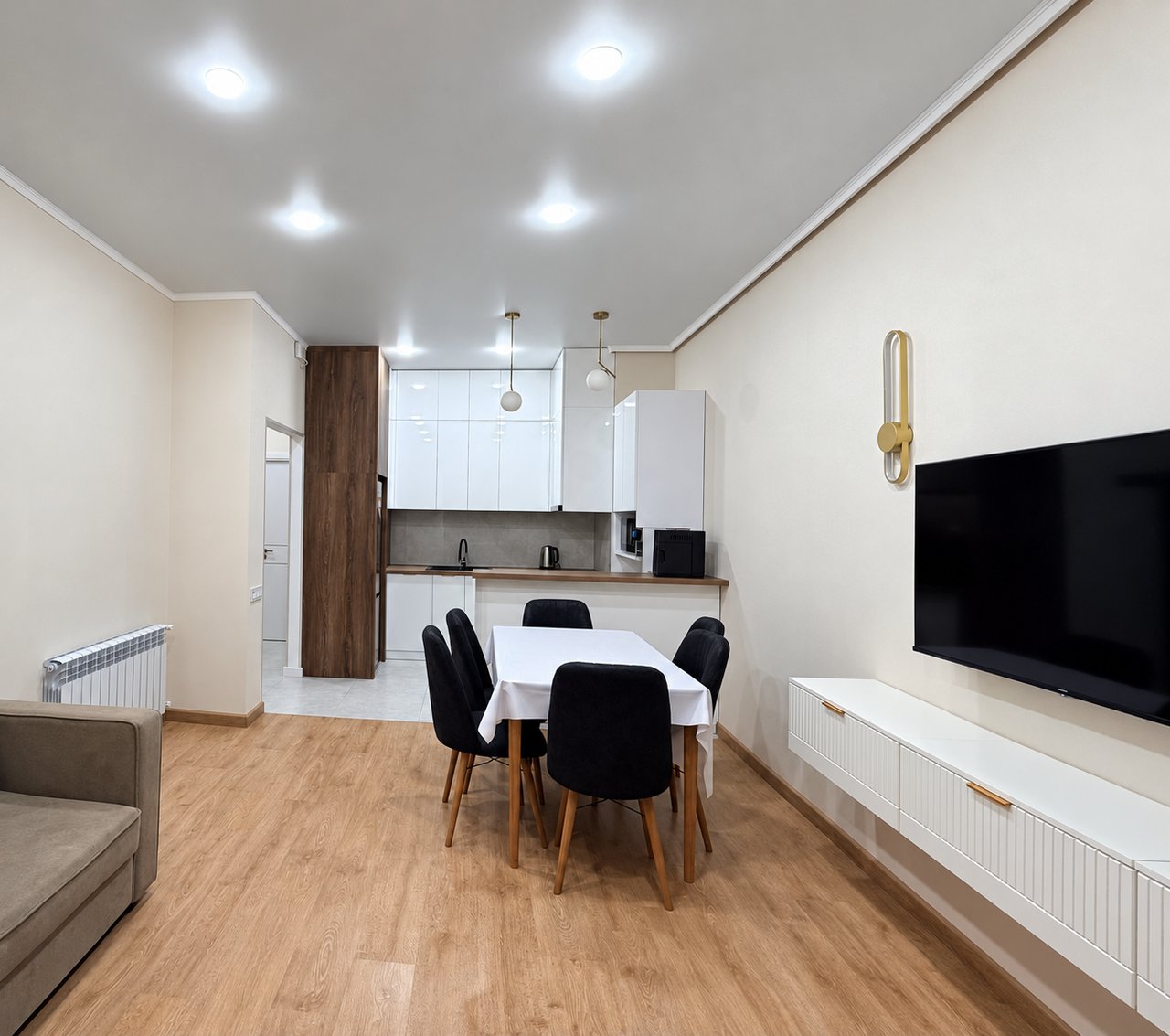 2-room apartment, Adontsi St, 12