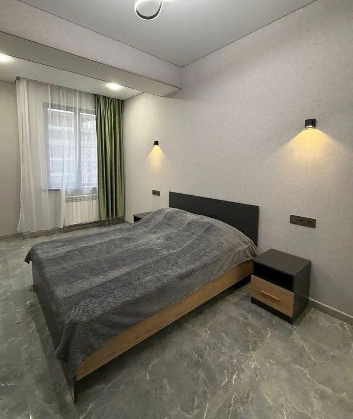 2-комн. квартира, ул. Адонца, 8