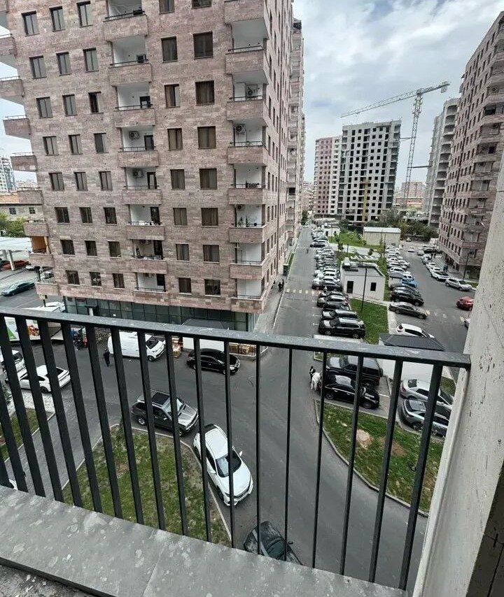 3-room apartment, Adontsi St, 12