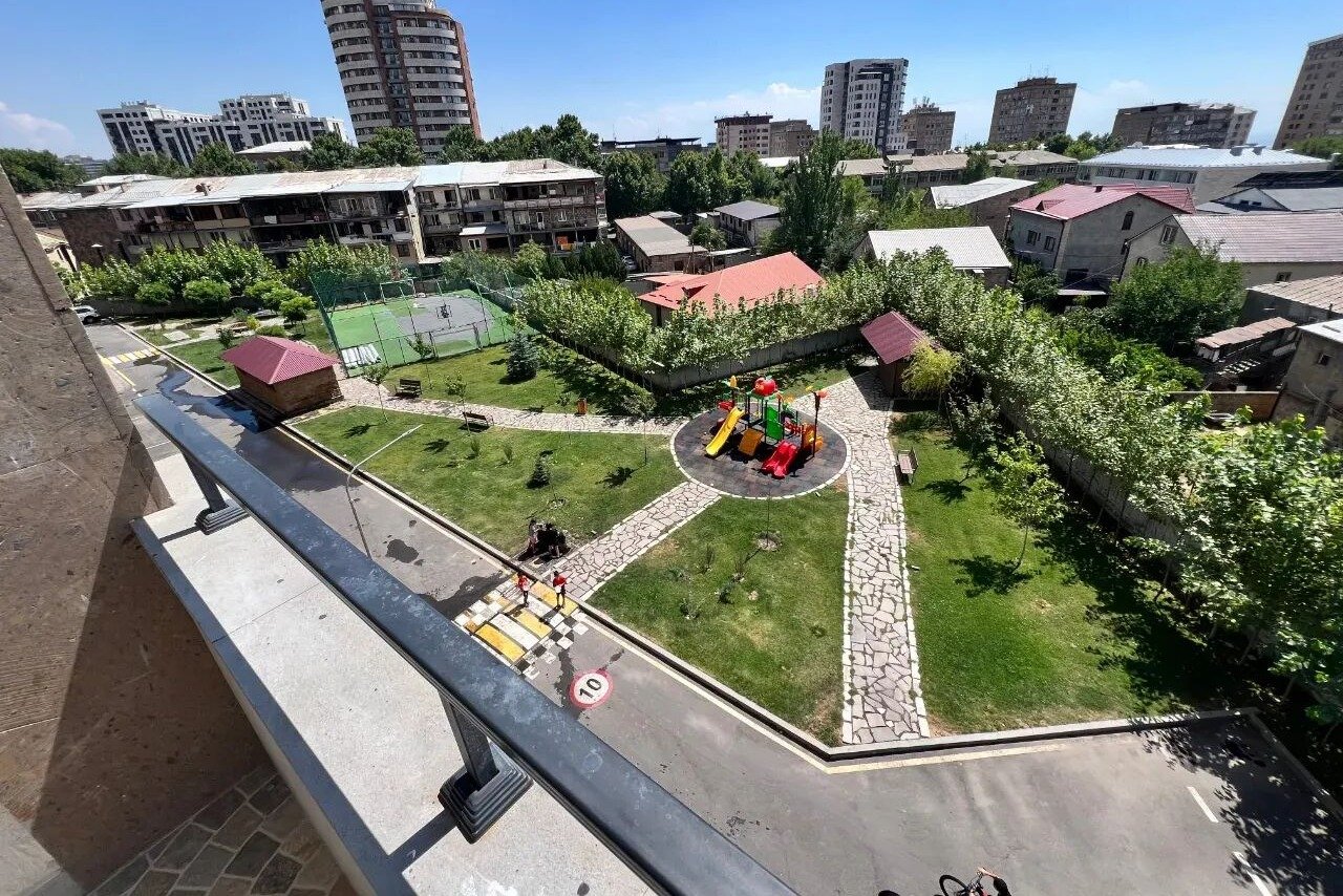 3 սենյականոց բնակարան, Արղության փ., 18