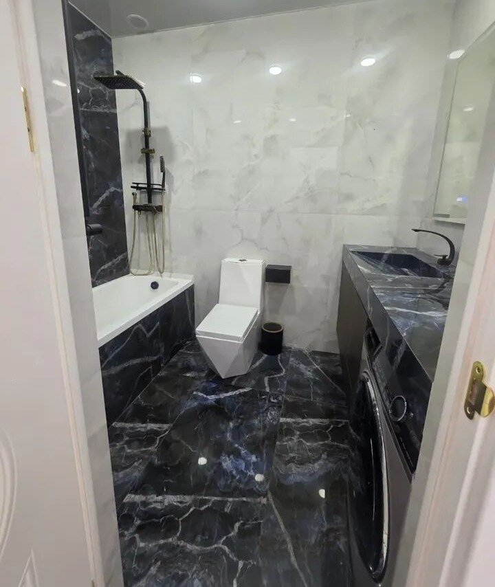 2-комн. квартира, ул. Адонца, 4
