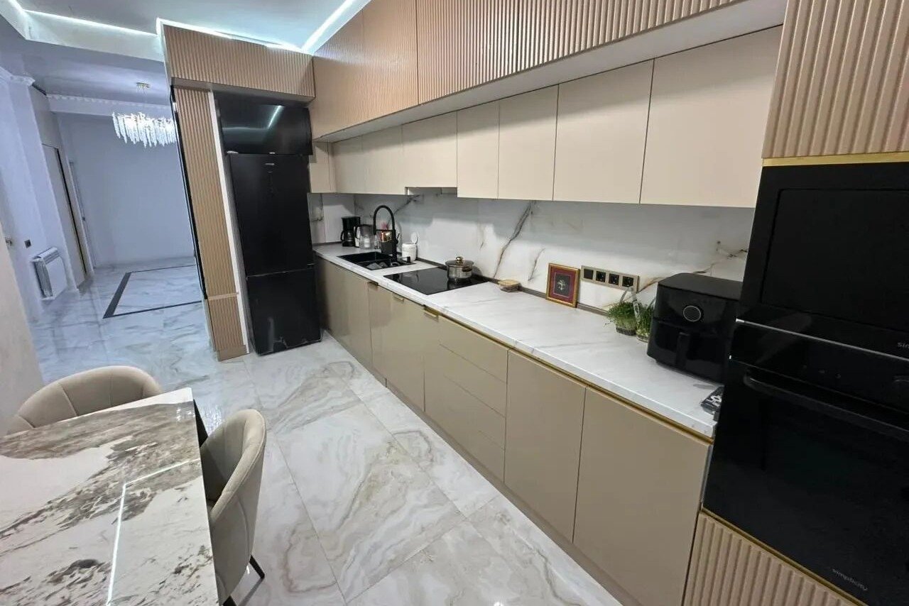 4-room apartment, Adontsi St, 11
