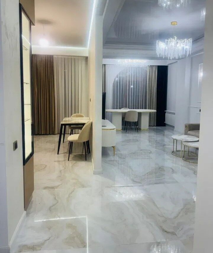 4-room apartment, Adontsi St, 14