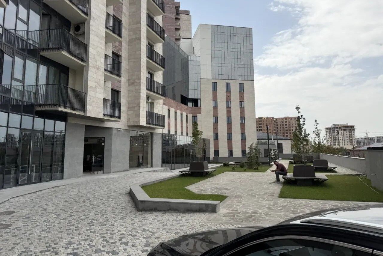 3-комн. квартира, ул. Адонца, 2