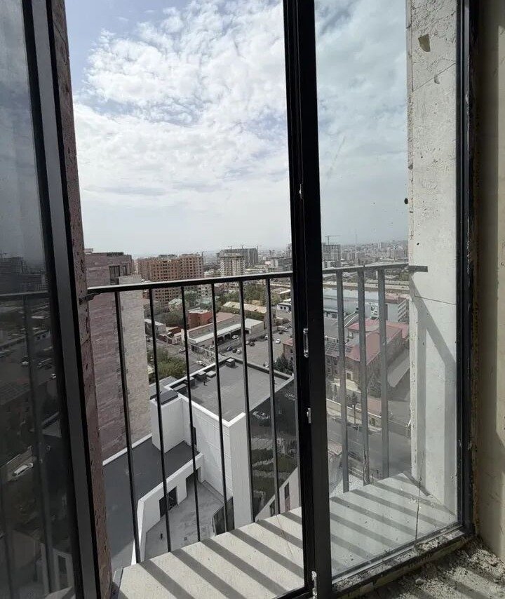 3-комн. квартира, ул. Адонца, 5