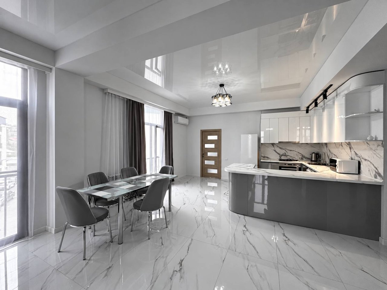 4-room apartment, Ghapantsyan St, 1