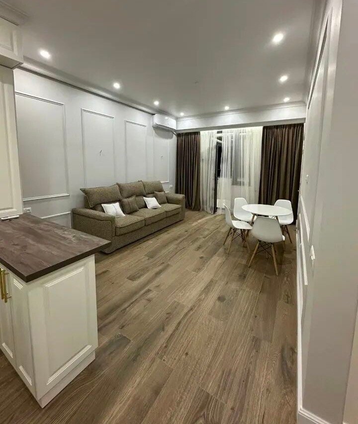 3-комн. квартира, ул. Адонца, 6