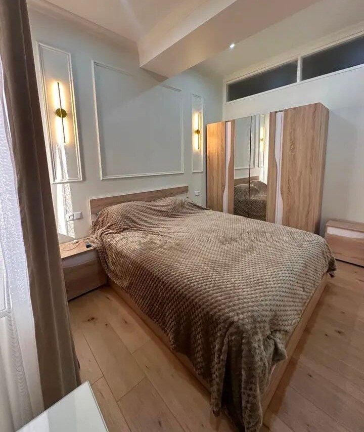 3-комн. квартира, ул. Адонца, 7