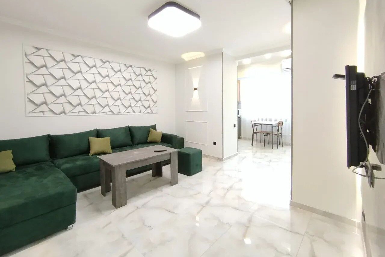 2-room apartment, Griboyedovi St, 5
