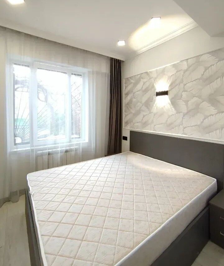 2-room apartment, Griboyedovi St, 9