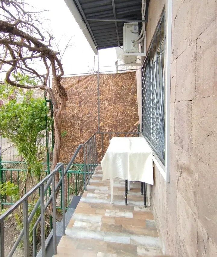 2-room apartment, Griboyedovi St, 17
