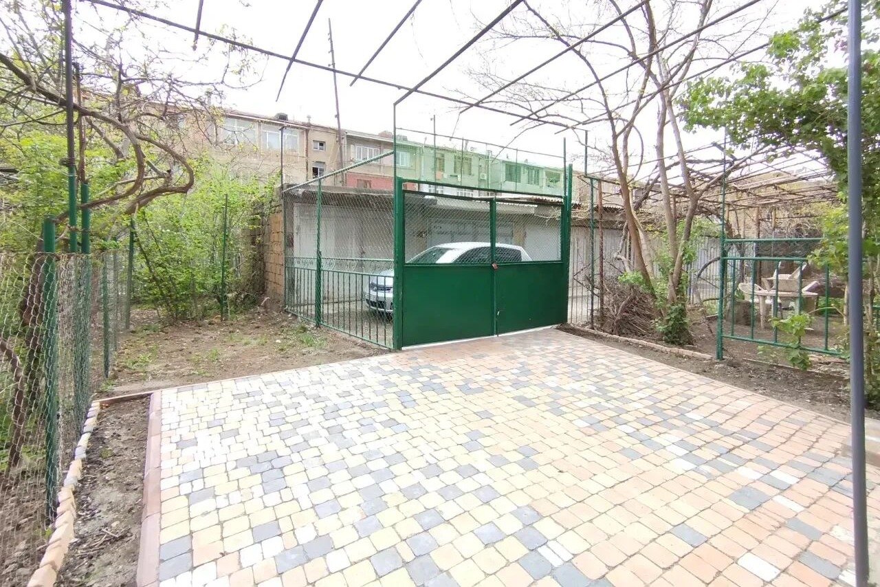 2-room apartment, Griboyedovi St, 23