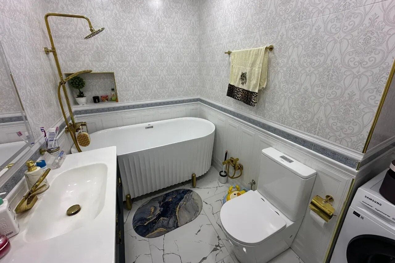 4-комн. квартира, ул. Адонца, 8
