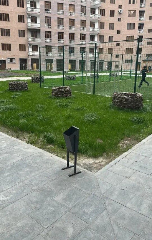 4-комн. квартира, ул. Адонца, 15