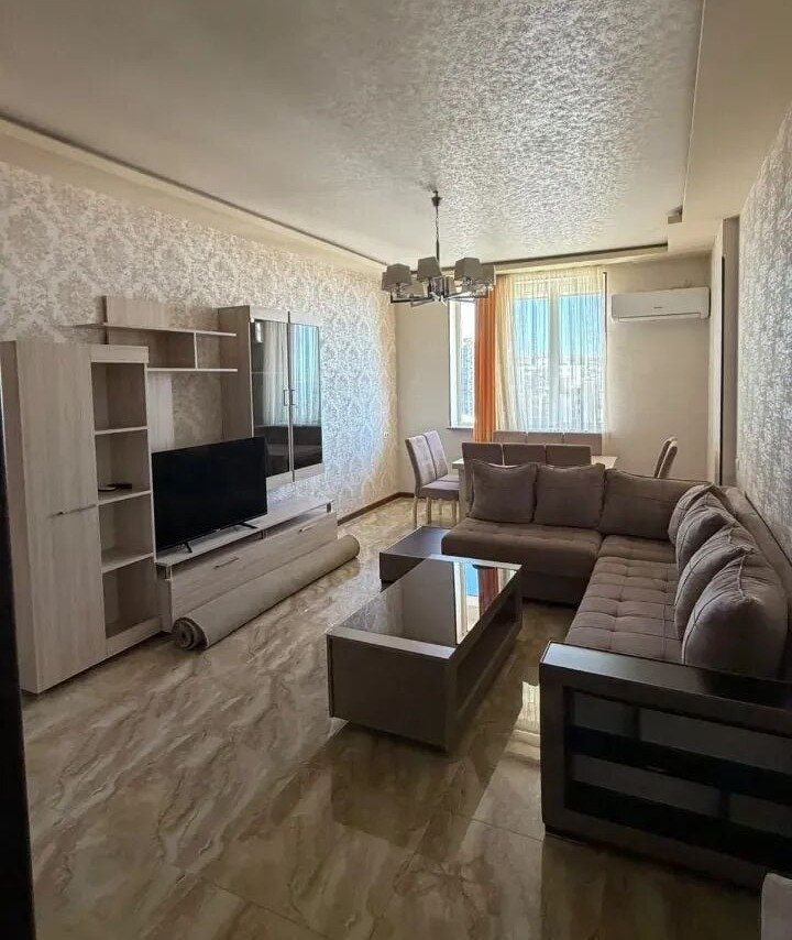 3-комн. квартира, ул. Наири Зарьяна, 1