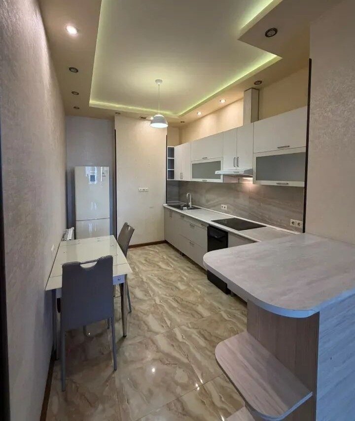 3-комн. квартира, ул. Наири Зарьяна, 4