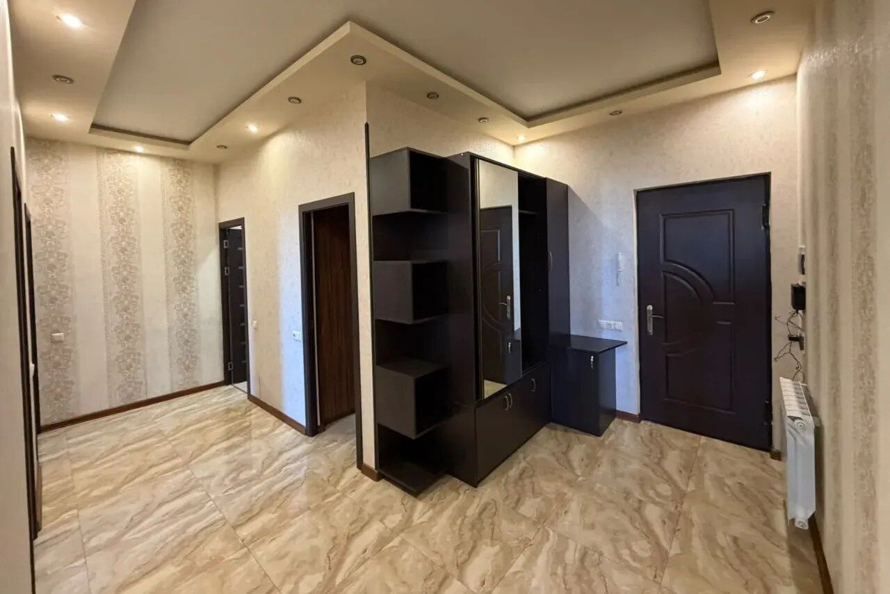 3-room apartment, улица Наири Зарьяна, 5