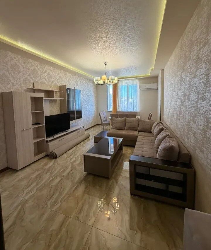 3-комн. квартира, ул. Наири Зарьяна, 15