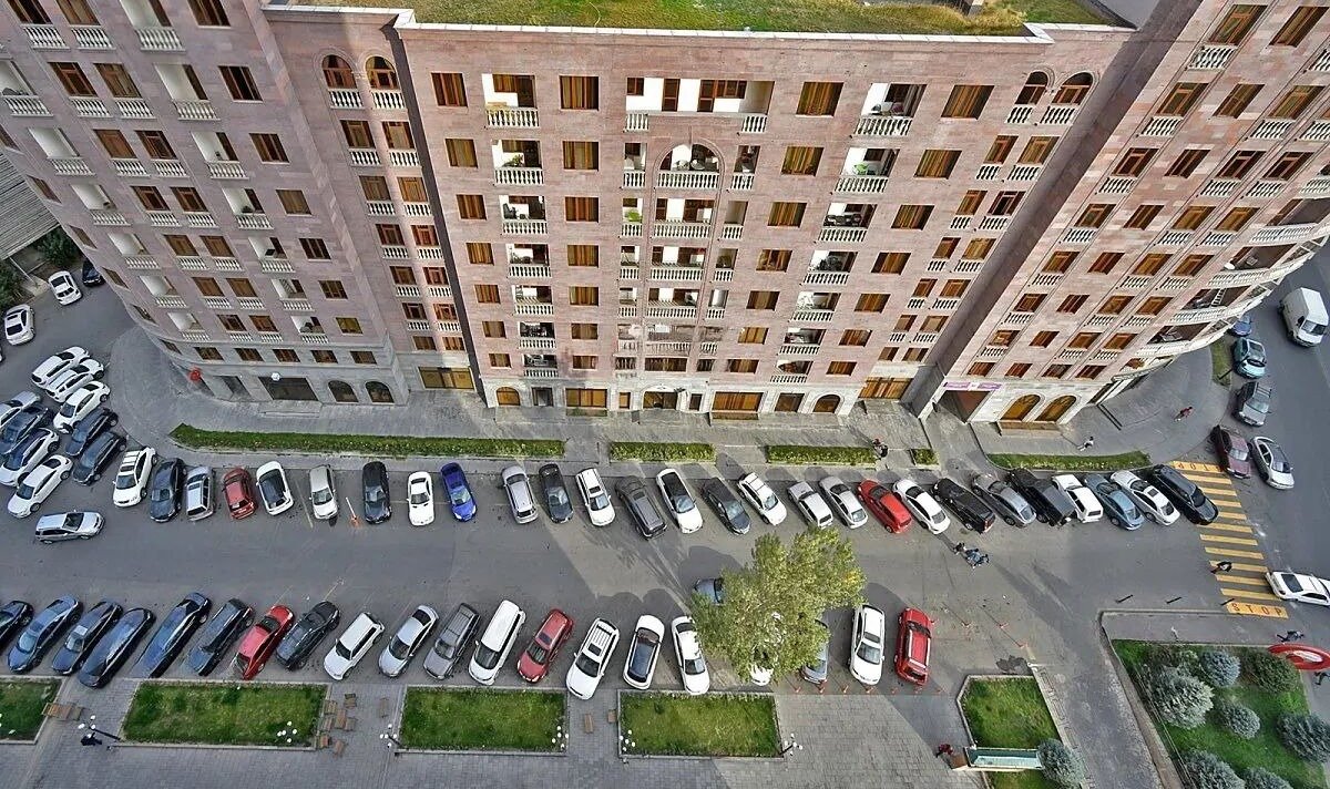 3 սենյականոց բնակարան, Ադոնցի փ., 15