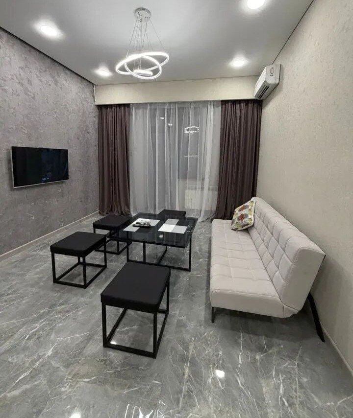 2-комн. квартира, ул. Адонца, 4