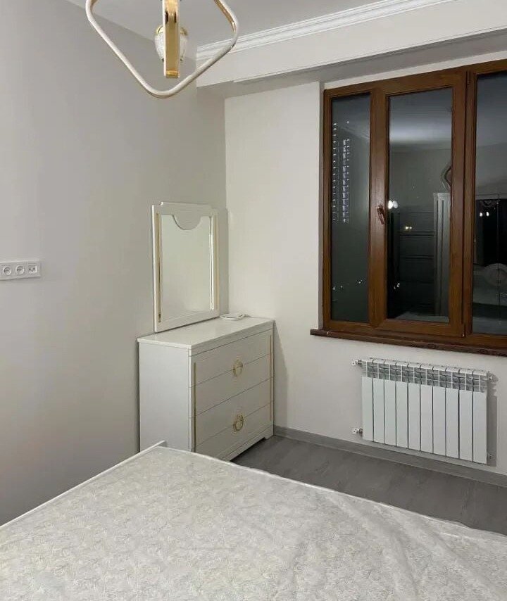 2-комн. квартира, ул. Адонца, 6