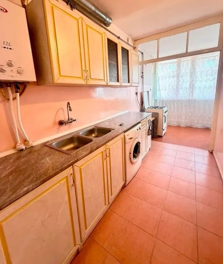 3-комн. квартира, ул. Аванесова, 3-й переулок, 7