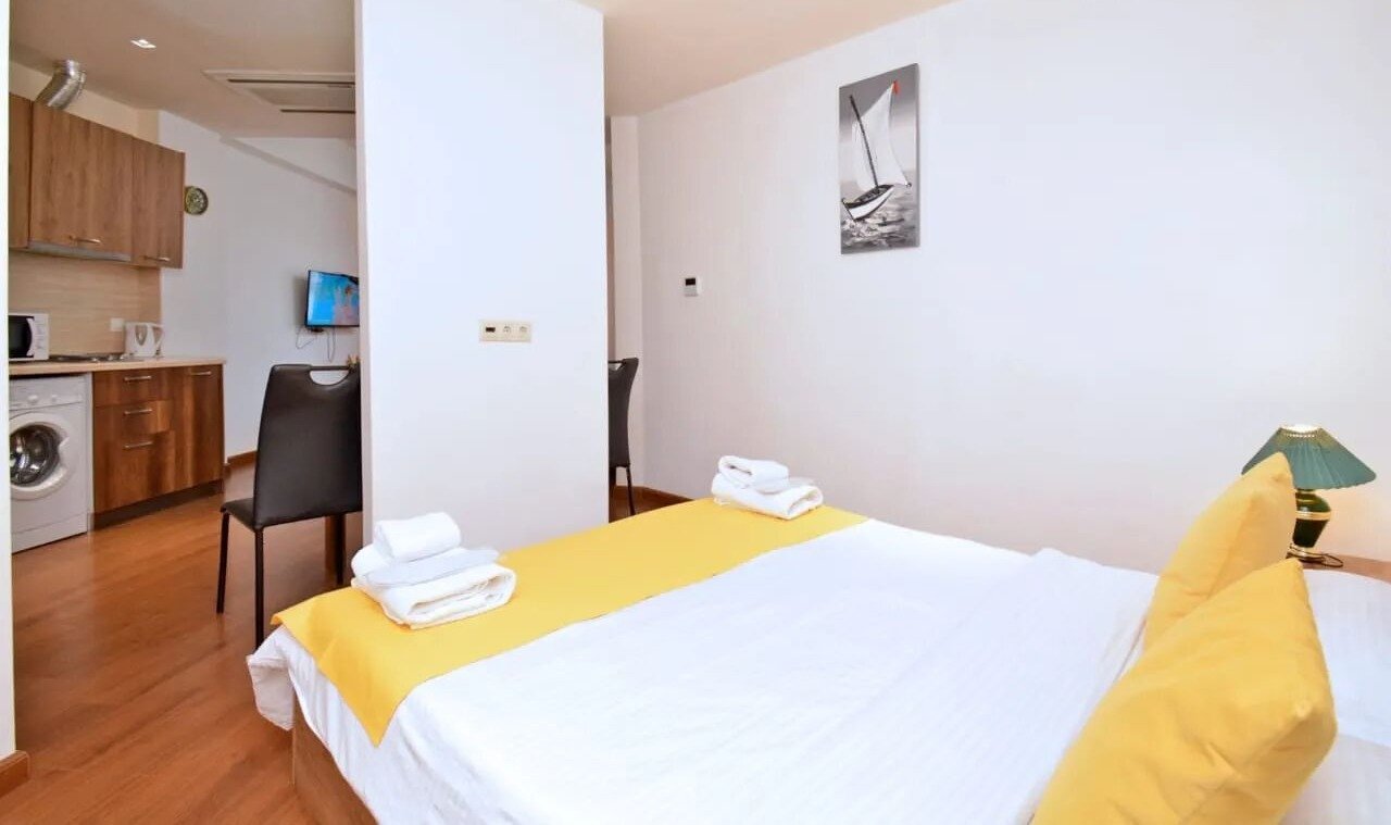 2-room apartment, Buzand St, 10
