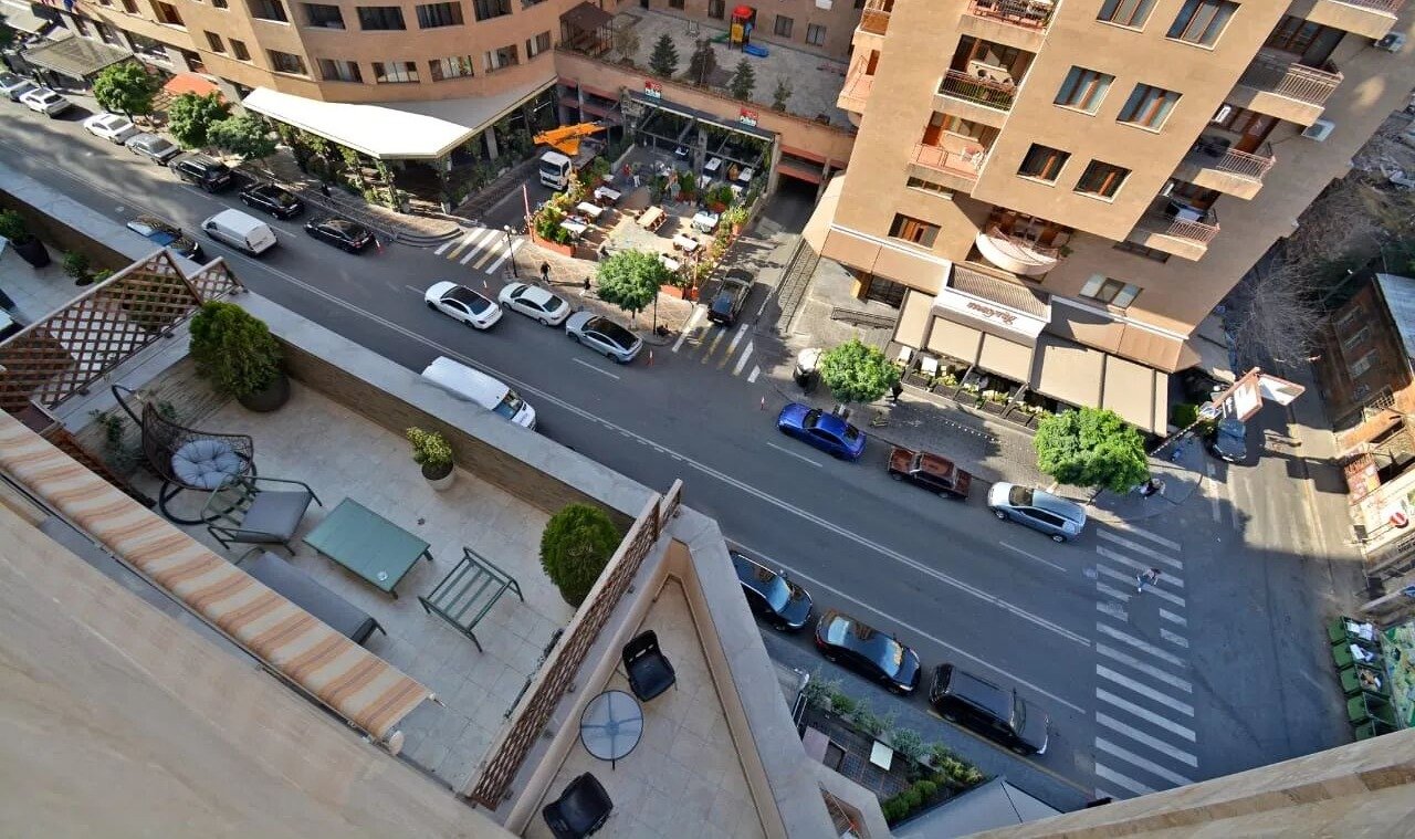 2-room apartment, Buzand St, 18