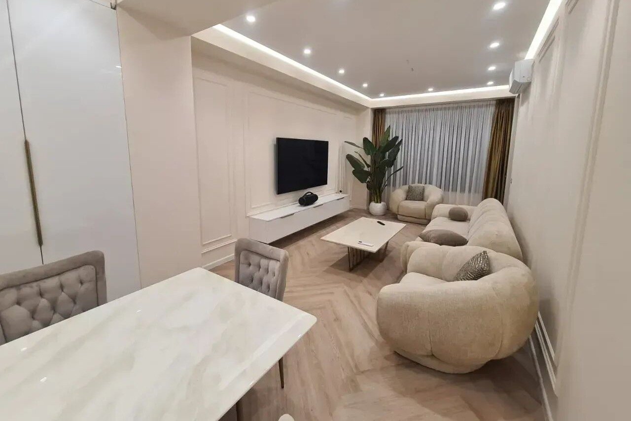 3-room apartment, Leonid Azgaldyan St, 2