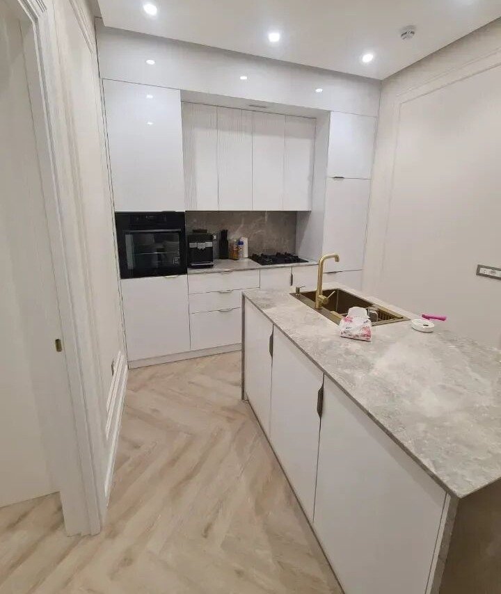 3-room apartment, Leonid Azgaldyan St, 7