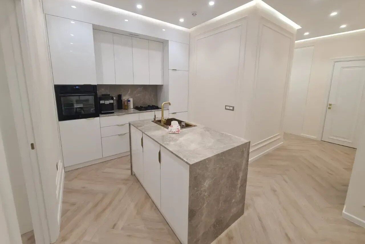3-room apartment, Leonid Azgaldyan St, 15