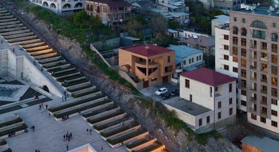 3-комн. квартира, ул. Сармена, 6