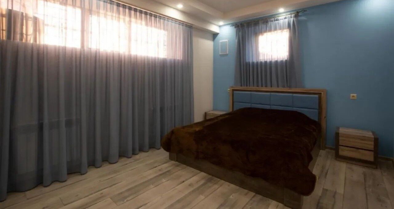 3-комн. квартира, ул. Сармена, 8