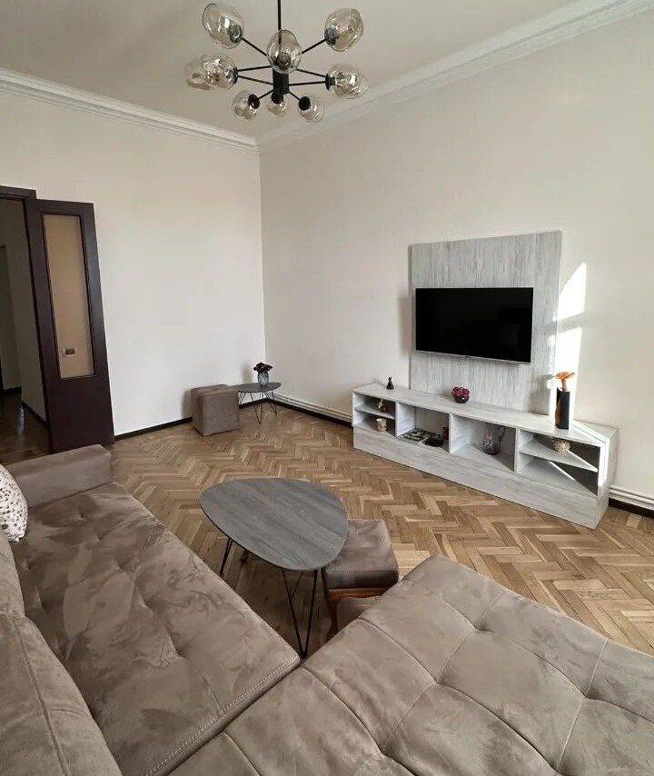 3 սենյականոց բնակարան, Ավետիք Իսահակյան փ., 2
