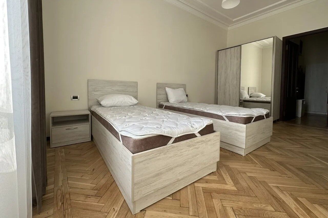 3 սենյականոց բնակարան, Ավետիք Իսահակյան փ., 7
