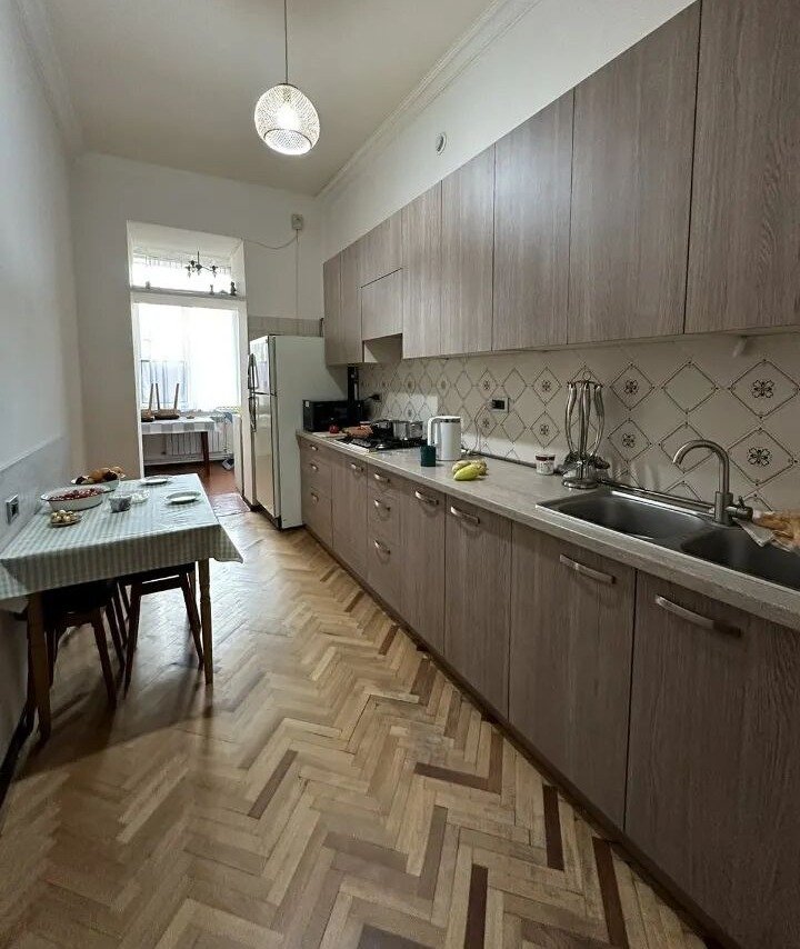 3 սենյականոց բնակարան, Ավետիք Իսահակյան փ., 10